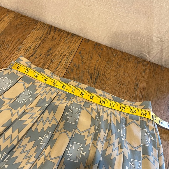 📍🩵 Alfred Sung 100% Silk Pleated Midi Skirt – Size 8 - Picture 4 of 10